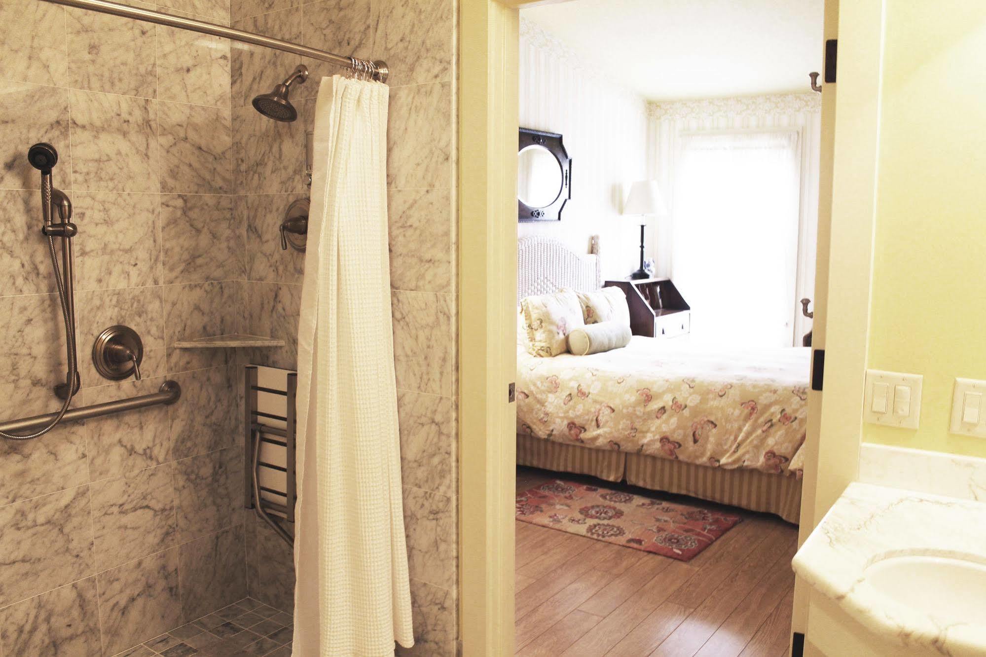 Gosby House Inn, A Four Sisters Inn Пасифик Гров Экстерьер фото