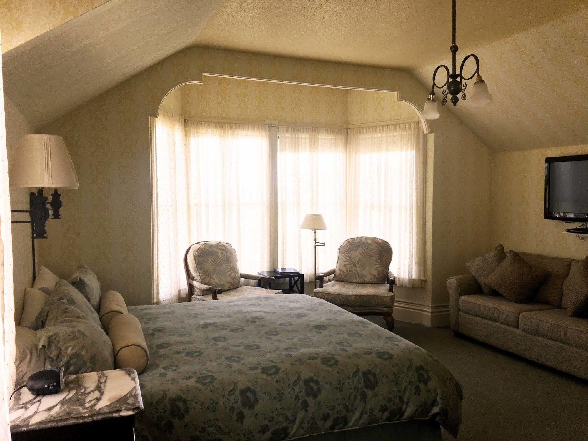Gosby House Inn, A Four Sisters Inn Пасифик Гров Экстерьер фото