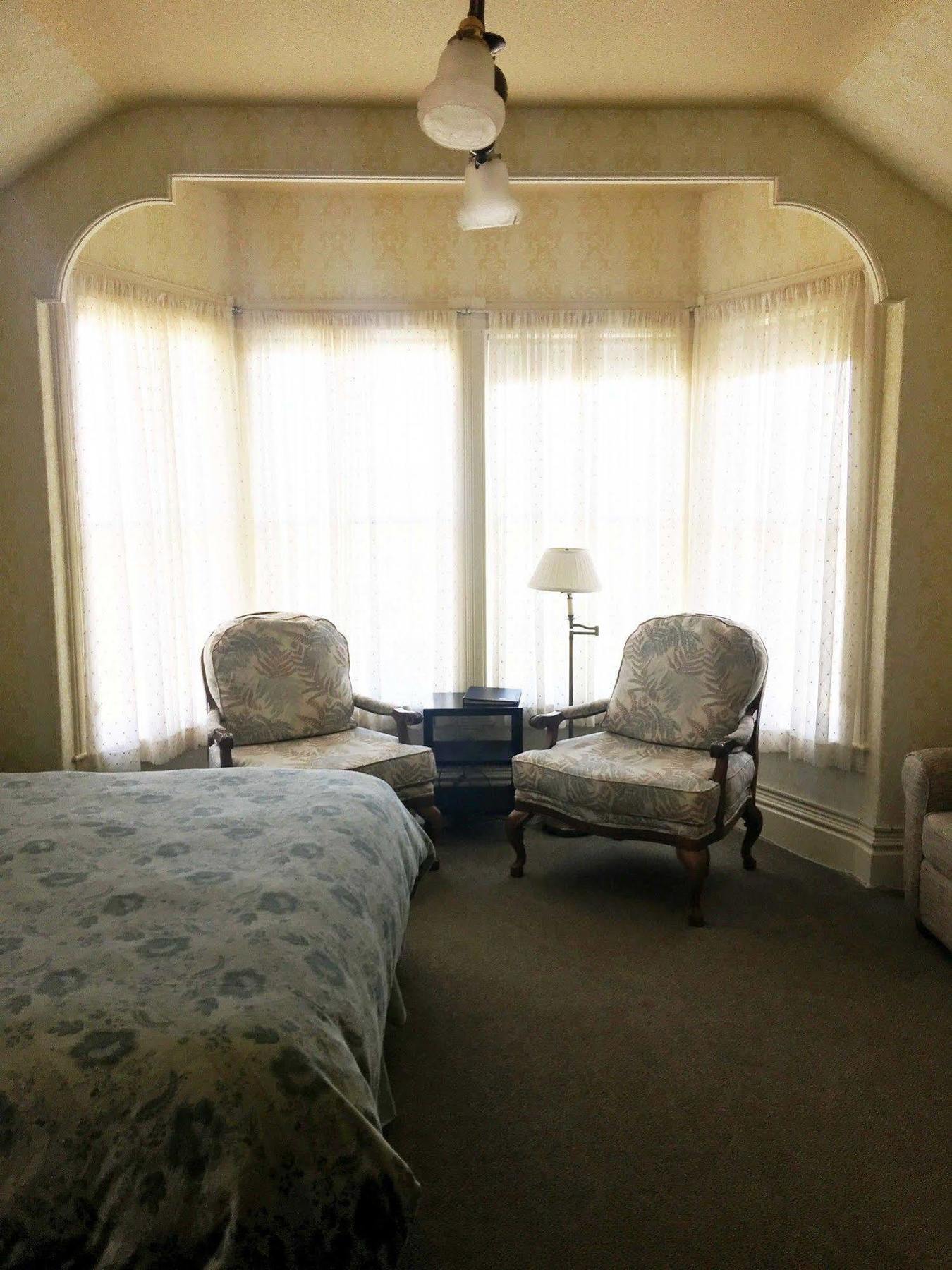 Gosby House Inn, A Four Sisters Inn Пасифик Гров Экстерьер фото
